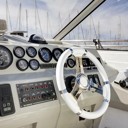 Yacht Charlene * Mandelieu