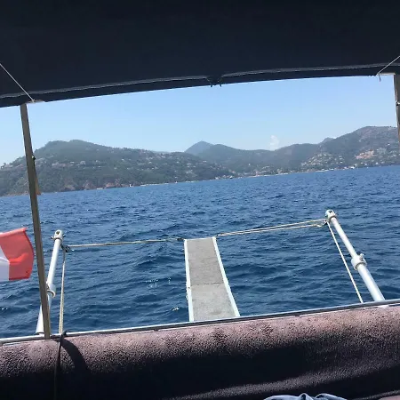 Yacht Charlene *