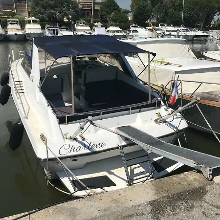 Yacht Charlene *