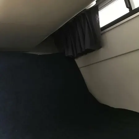 Ботель Yacht Charlene