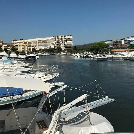 Yacht Charlene Ботель Мандельё-ла-Напуль